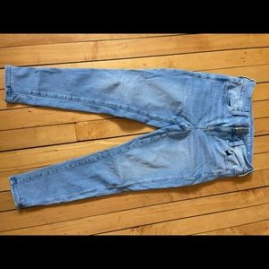 American Eagle light wash skinny jeans